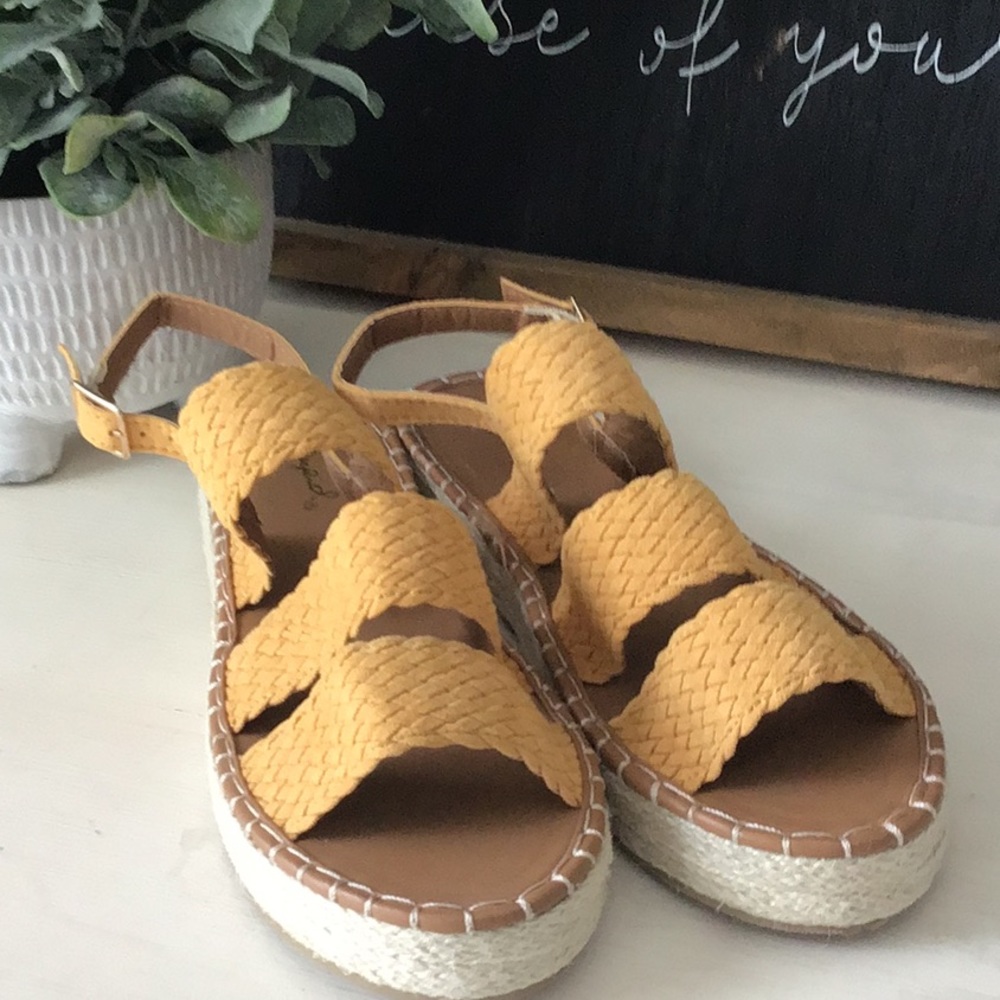 Absorbed espadrille